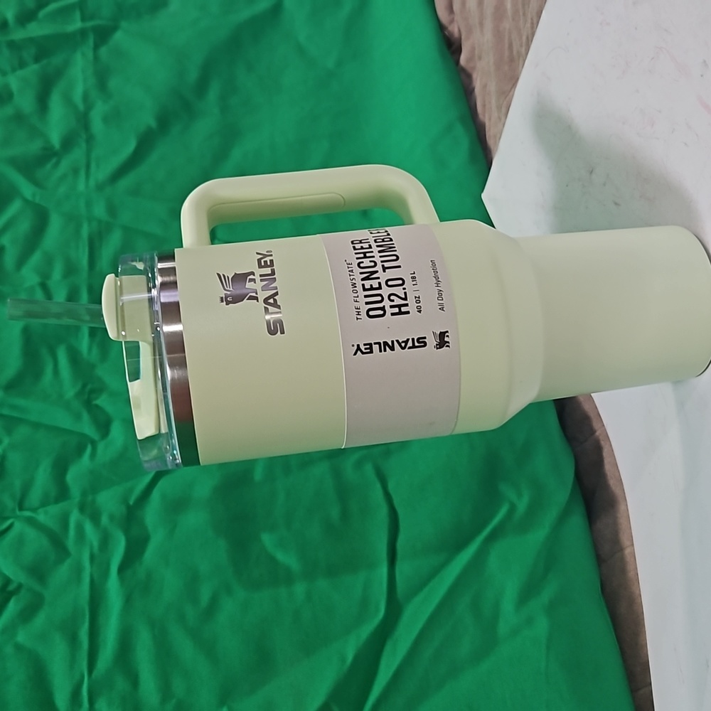 Stanley 40 oz Stainless steel H2.0 Flows tates Quencher Tumbler Rare Mint Color - Picture 3 of 9